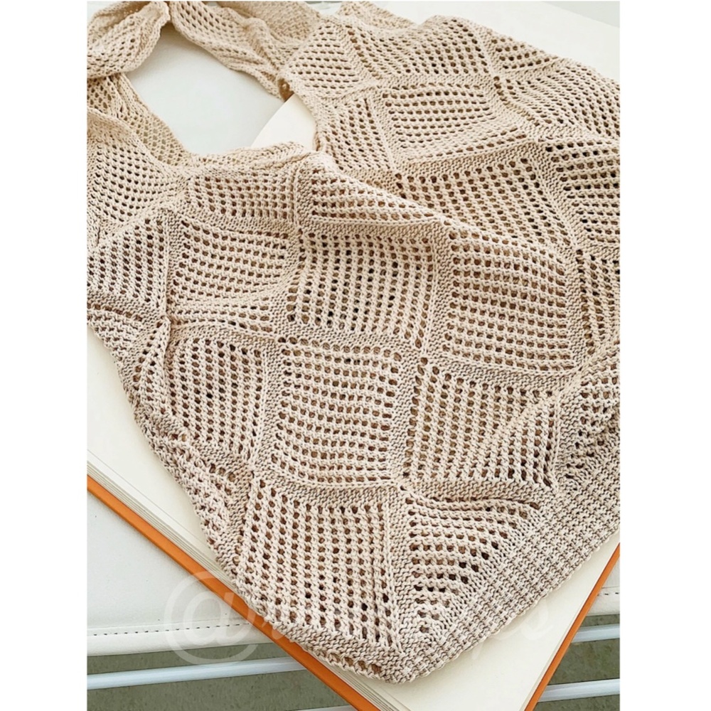 Knit Hollow Out Tote Beige Shoulder Bag - Picture 4 of 10